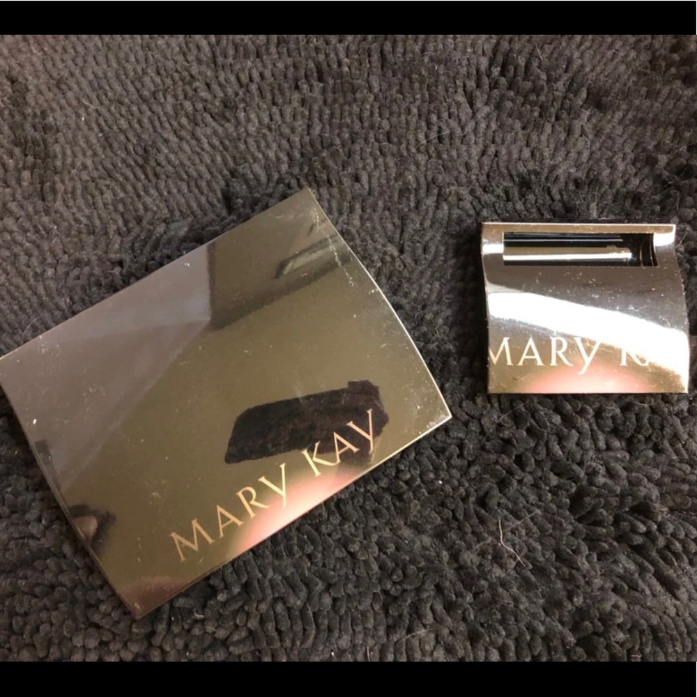 Price drop Bundle 2 Mary Kay refillable compacts